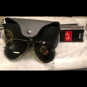 Ray Ban’s Large Aviators